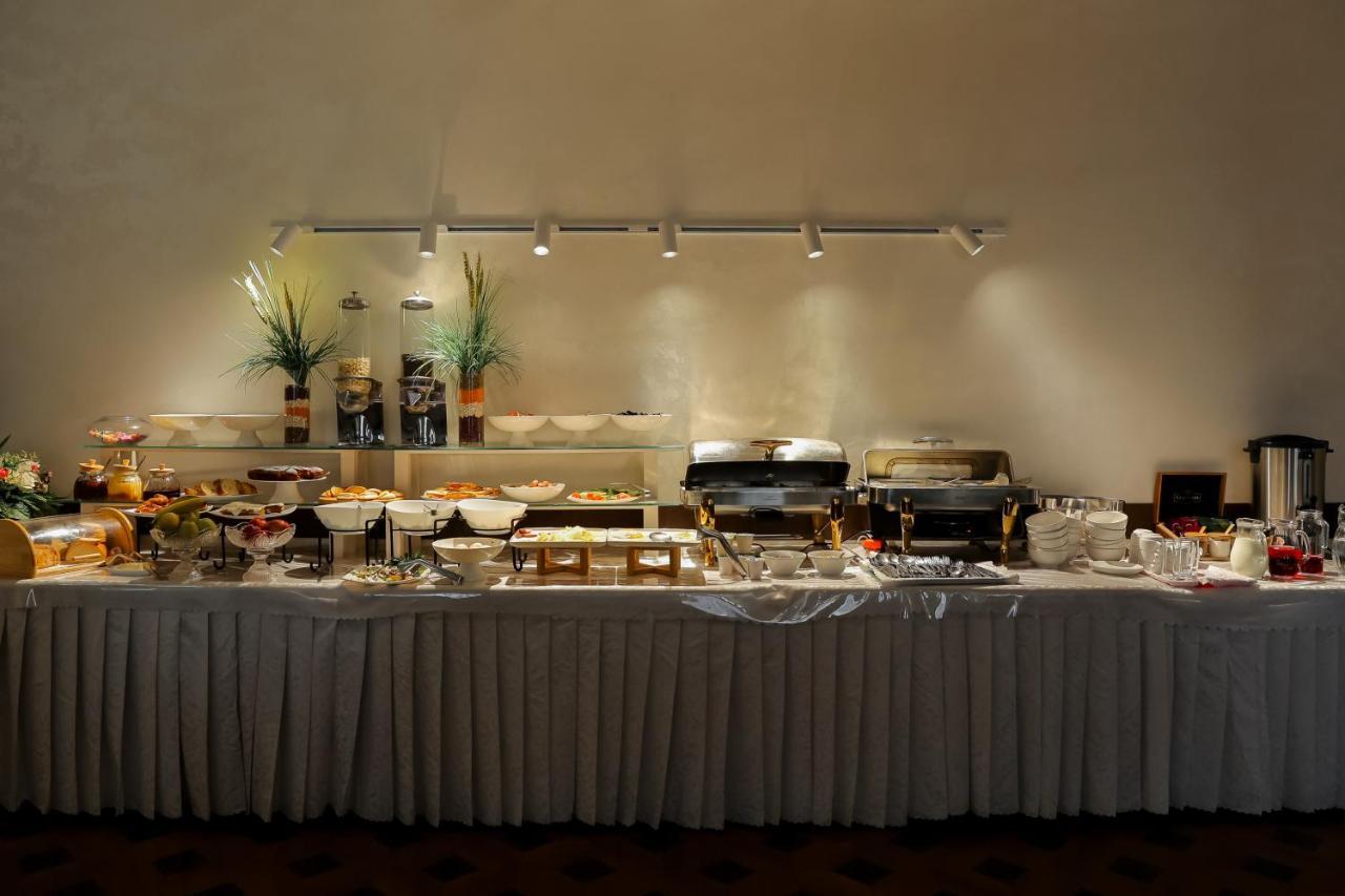Grand Hotel Bishkek Luaran gambar