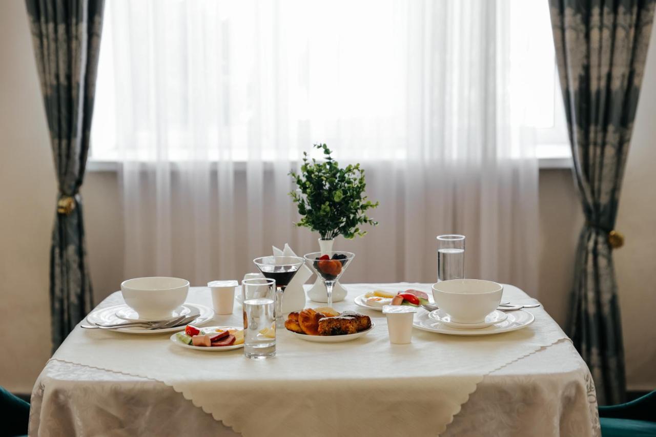 Grand Hotel Bishkek Luaran gambar